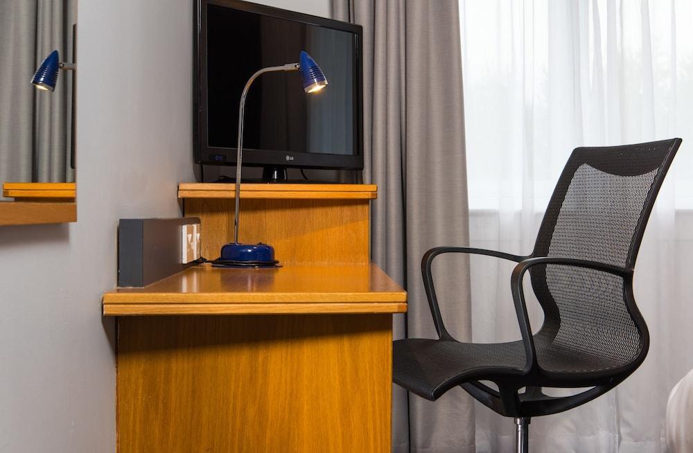 Holiday Inn Express East Midlands Airport By Ihg Castle Donington Eksteriør bilde