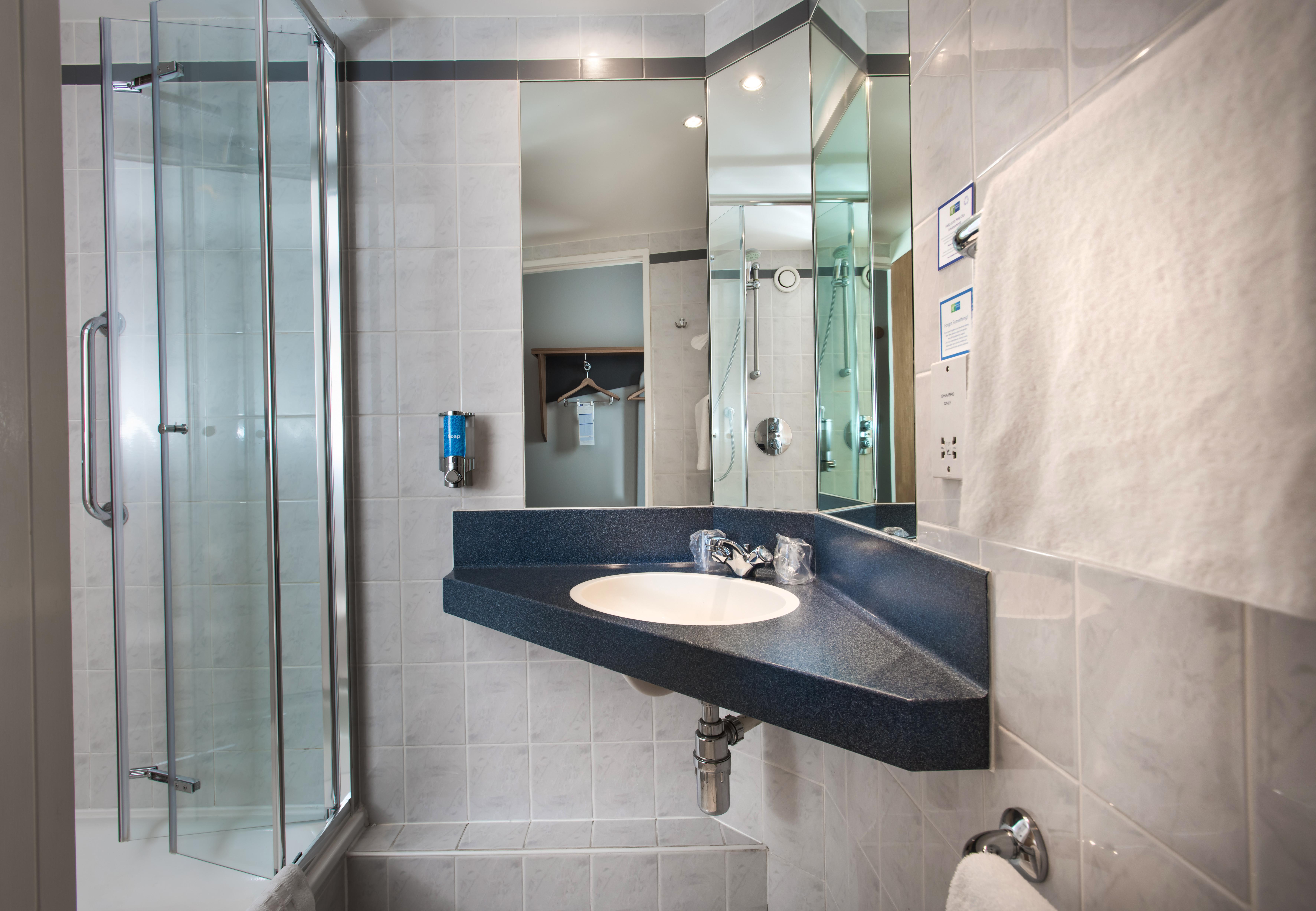 Holiday Inn Express East Midlands Airport By Ihg Castle Donington Eksteriør bilde
