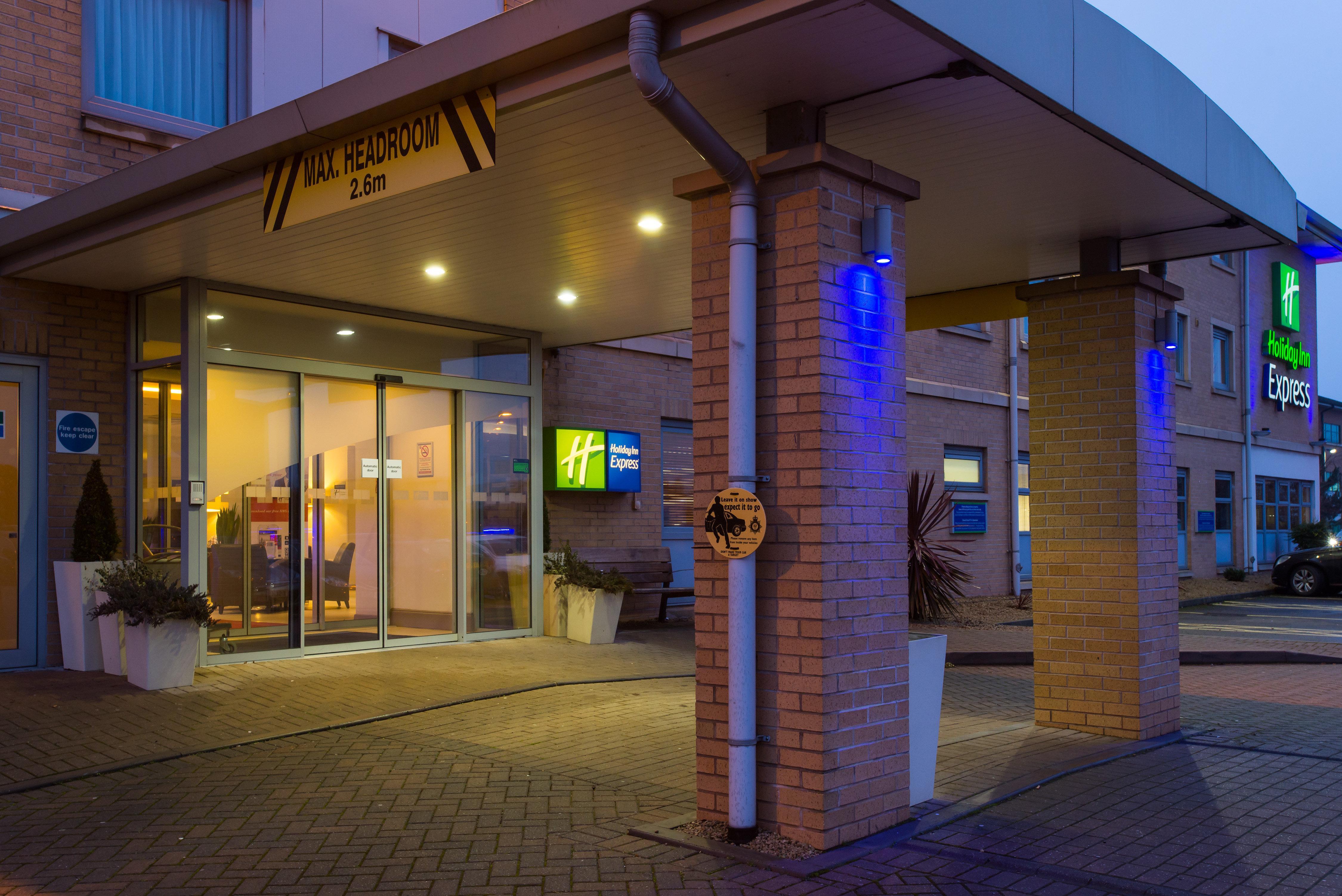 Holiday Inn Express East Midlands Airport By Ihg Castle Donington Eksteriør bilde