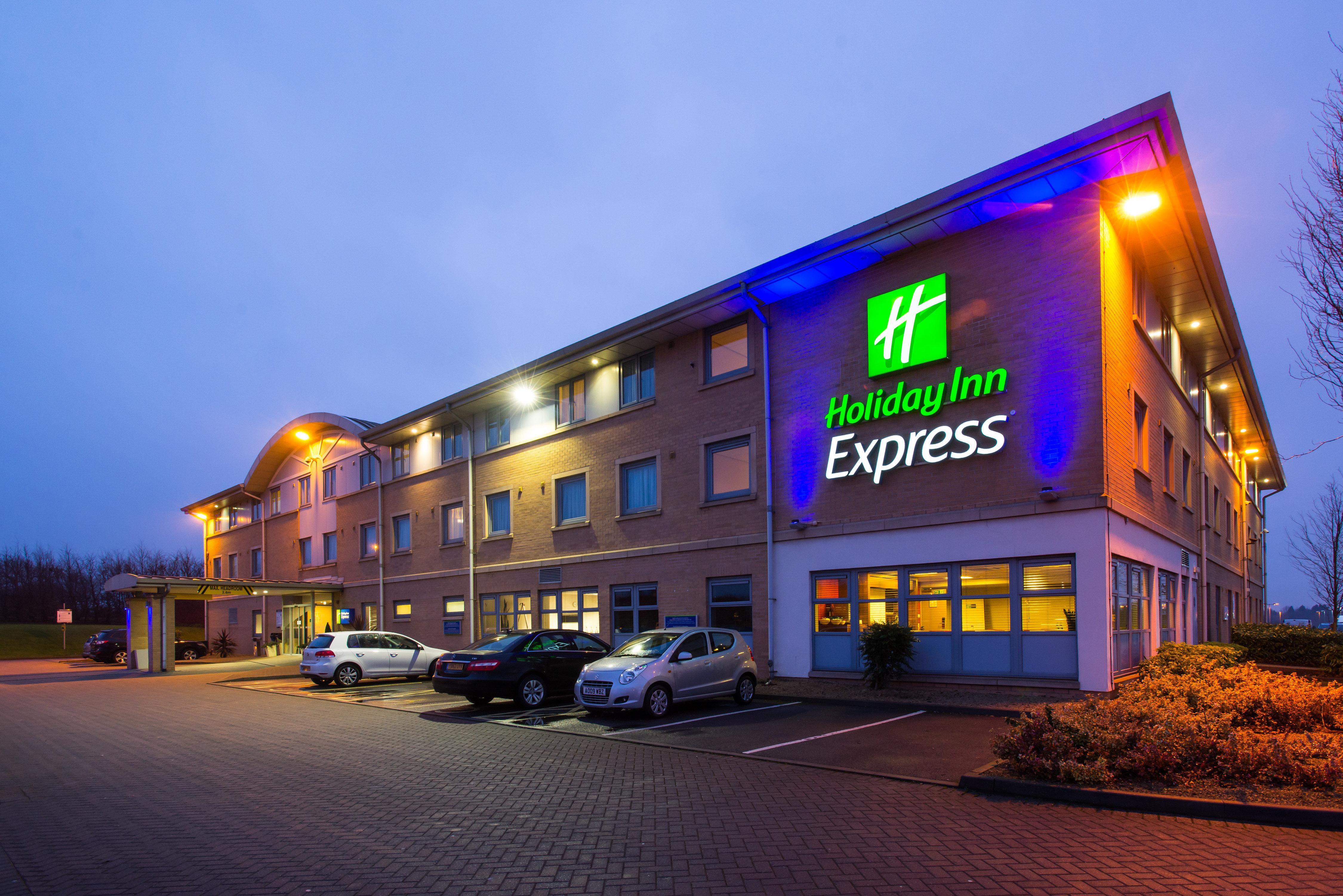 Holiday Inn Express East Midlands Airport By Ihg Castle Donington Eksteriør bilde