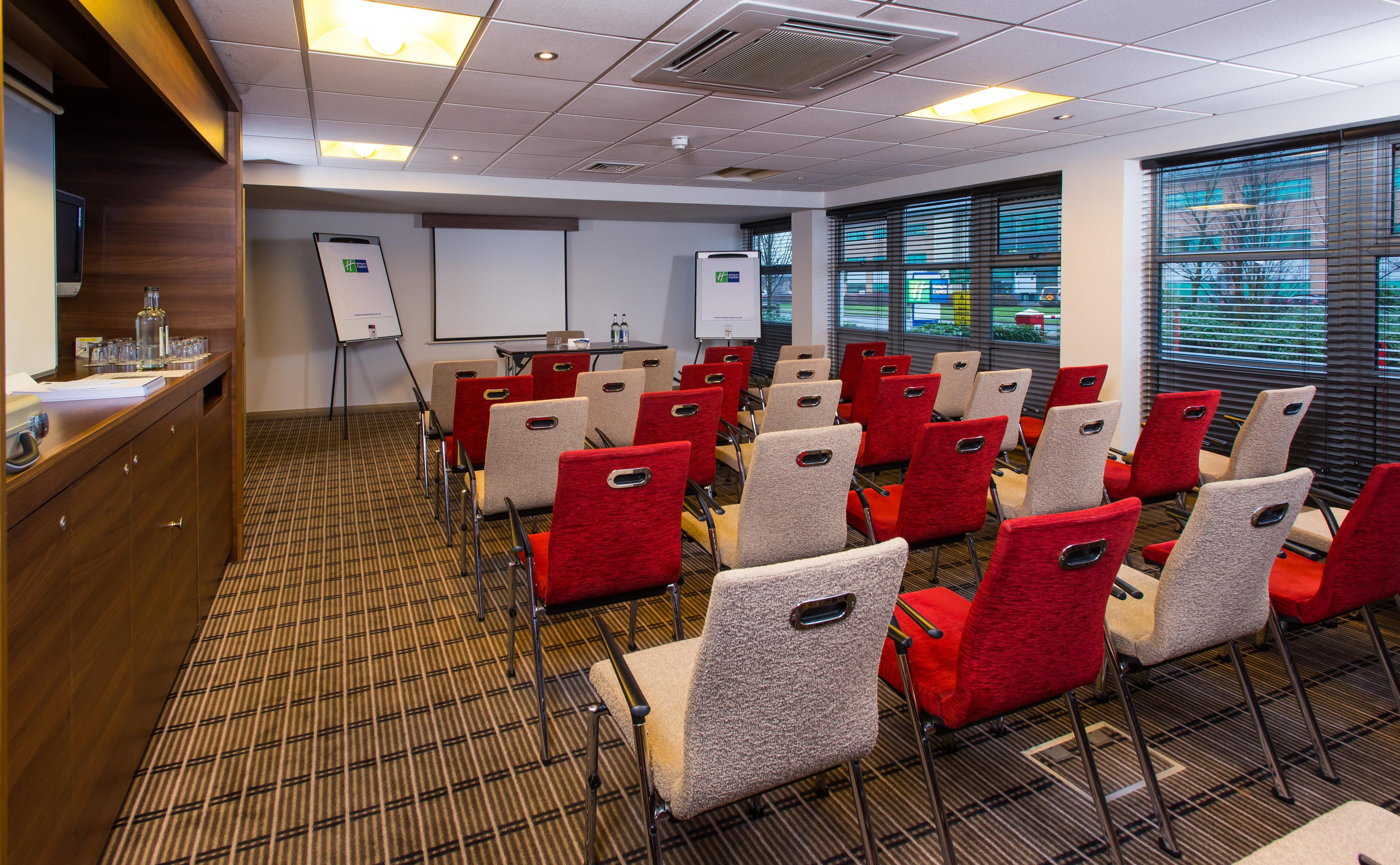 Holiday Inn Express East Midlands Airport By Ihg Castle Donington Eksteriør bilde
