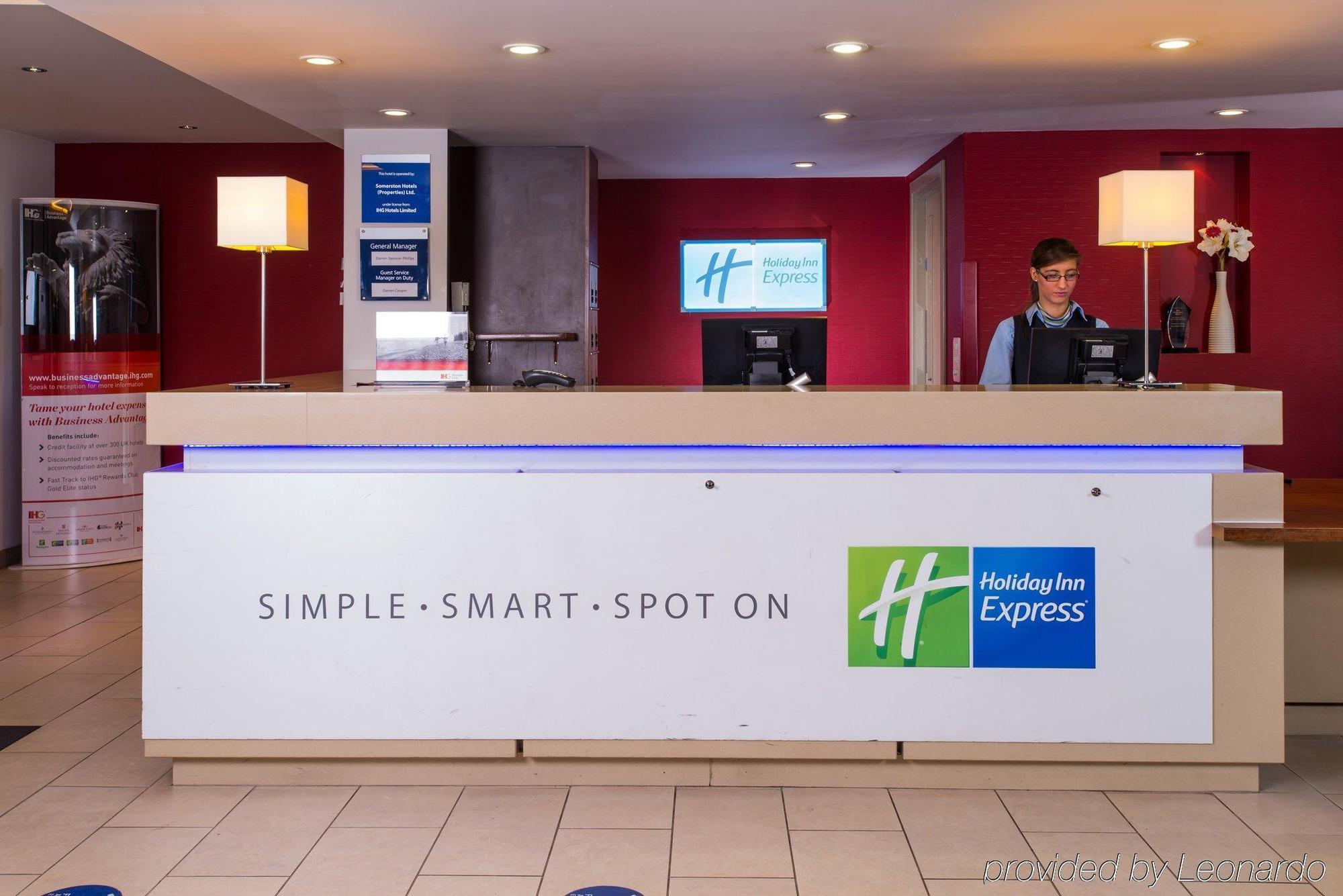 Holiday Inn Express East Midlands Airport By Ihg Castle Donington Eksteriør bilde