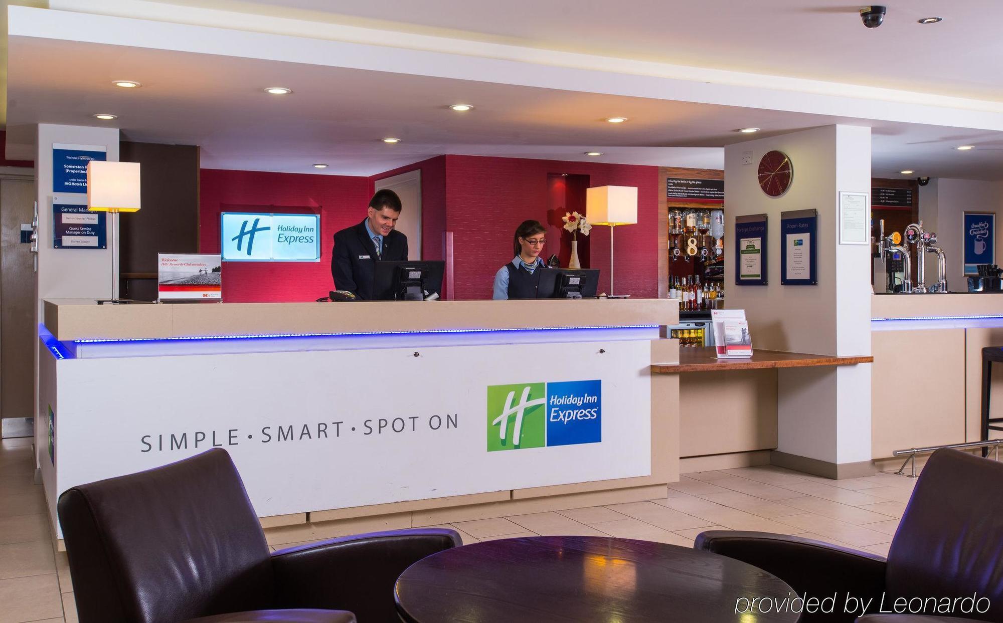 Holiday Inn Express East Midlands Airport By Ihg Castle Donington Eksteriør bilde
