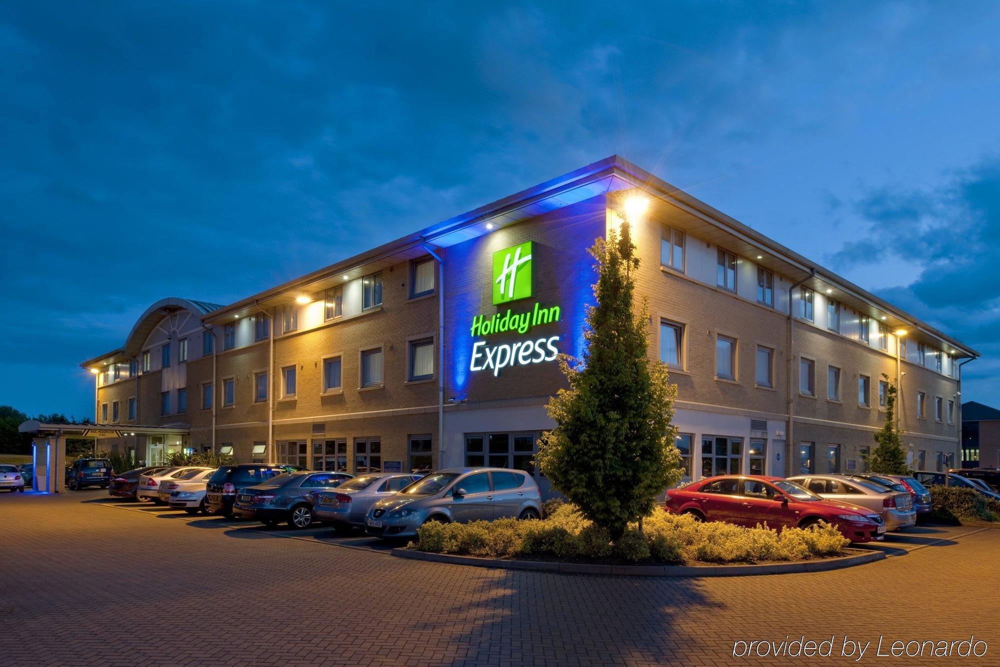 Holiday Inn Express East Midlands Airport By Ihg Castle Donington Eksteriør bilde