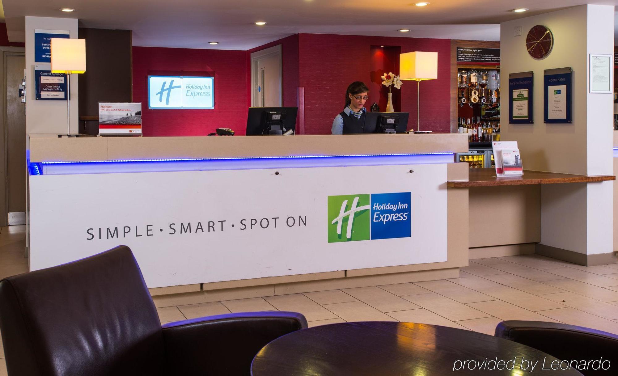 Holiday Inn Express East Midlands Airport By Ihg Castle Donington Eksteriør bilde