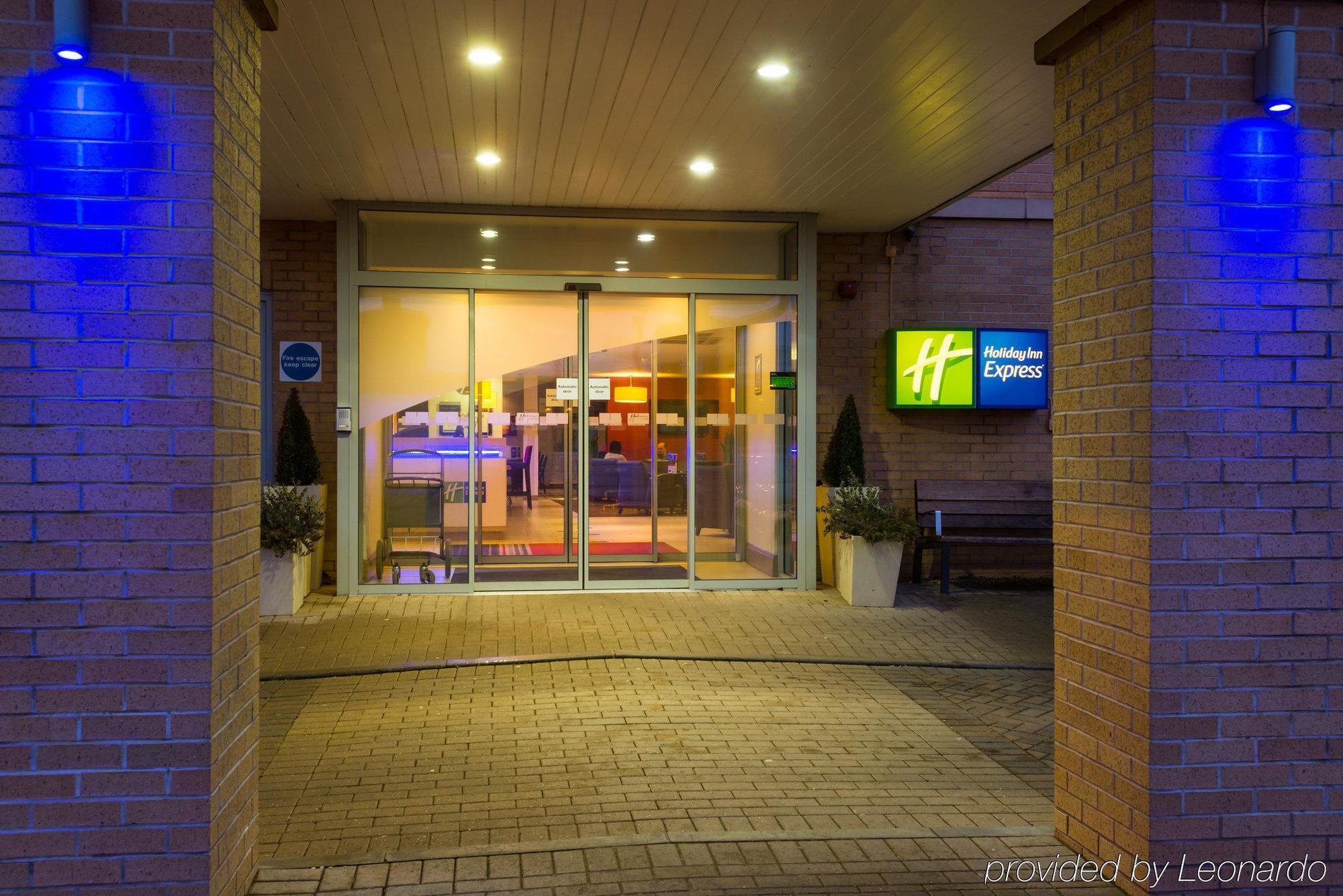 Holiday Inn Express East Midlands Airport By Ihg Castle Donington Eksteriør bilde
