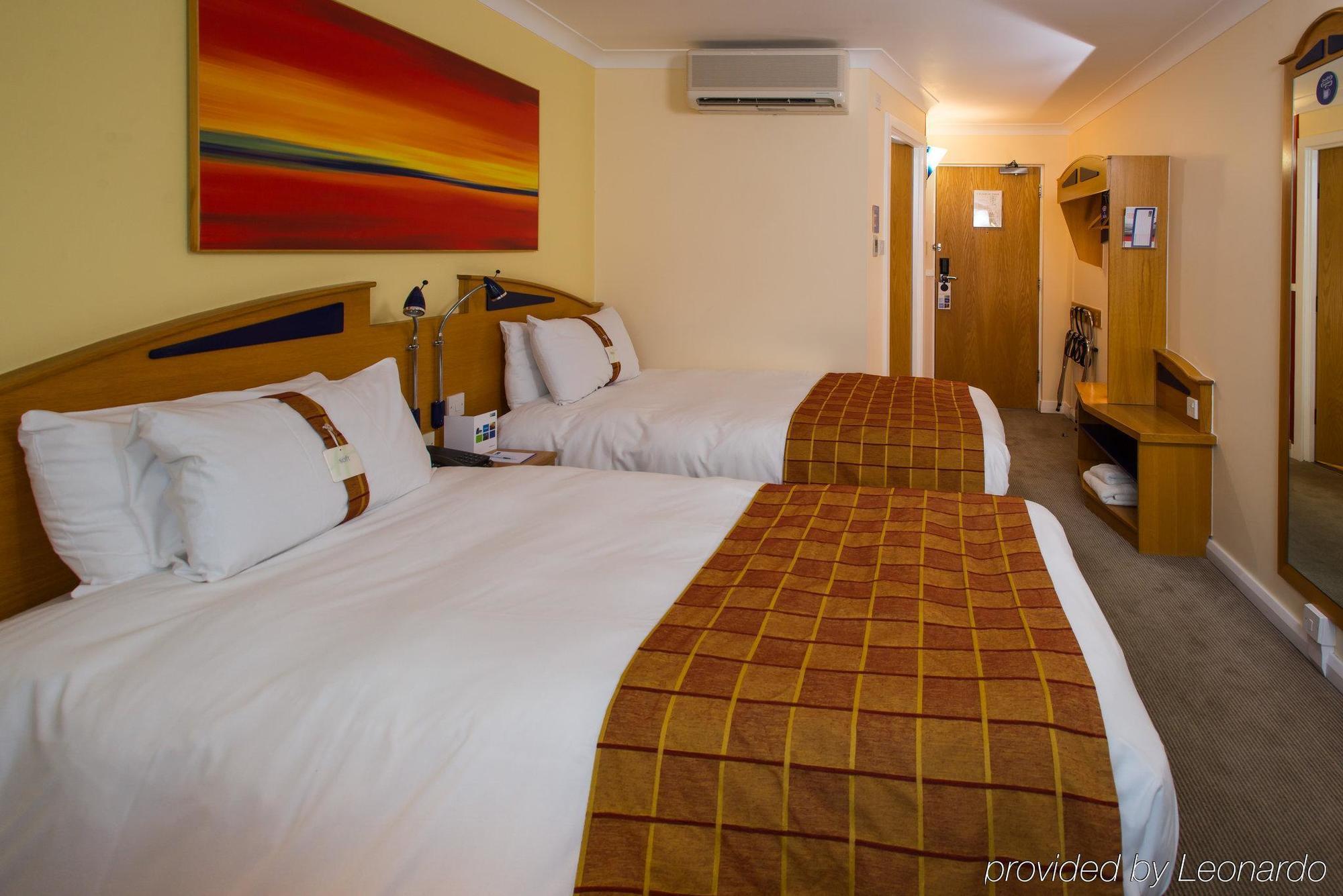 Holiday Inn Express East Midlands Airport By Ihg Castle Donington Eksteriør bilde