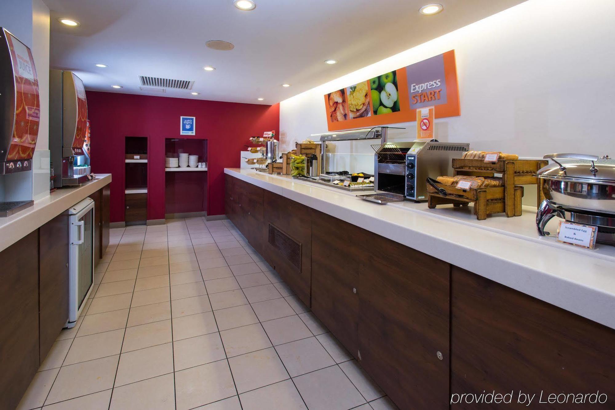 Holiday Inn Express East Midlands Airport By Ihg Castle Donington Eksteriør bilde