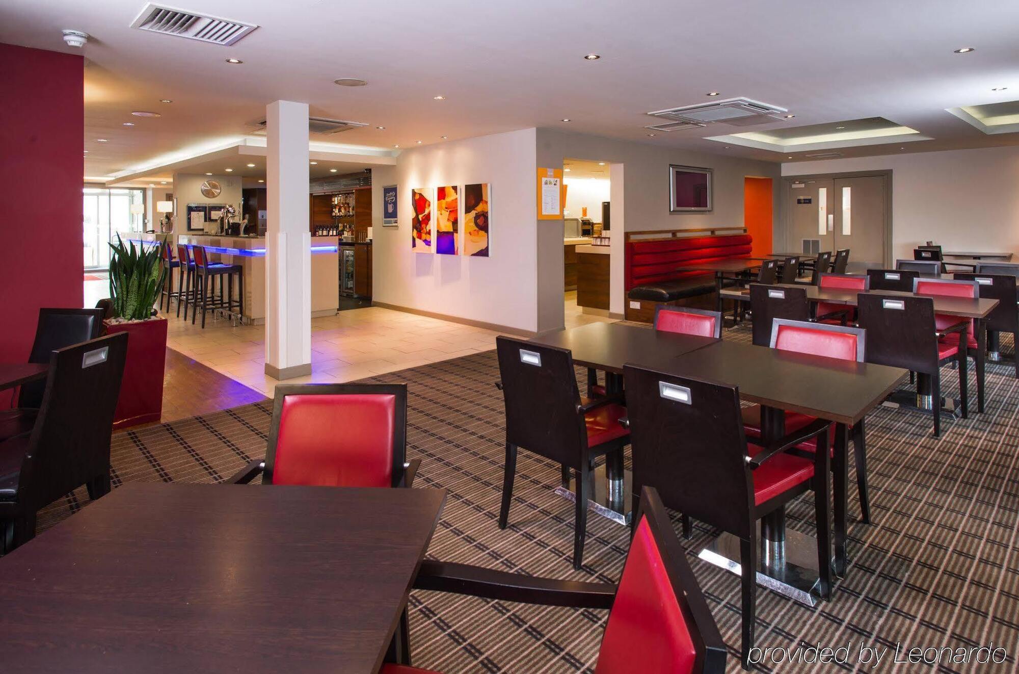 Holiday Inn Express East Midlands Airport By Ihg Castle Donington Eksteriør bilde